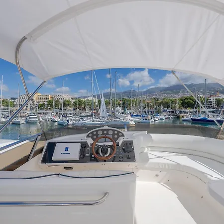 Vass By Madeira Botel