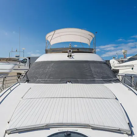 Vass By Madeira Botel