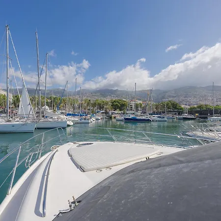 Vass By Madeira Ботель *