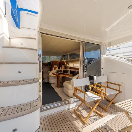 Vass By Madeira Botel *
