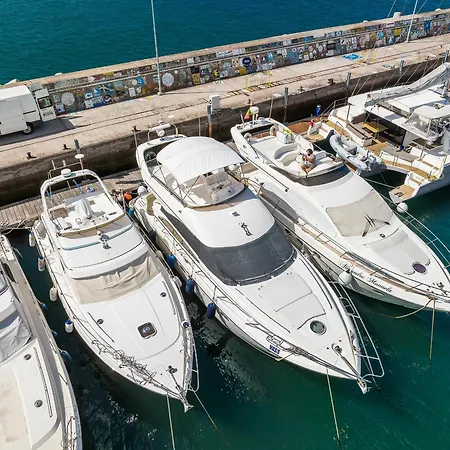 Botel Vass By Madeira